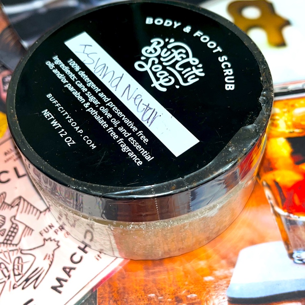 🧖🏻‍♂️ • 👌🏻 • 🍹Body + Foot Scrub x Island Vibes …